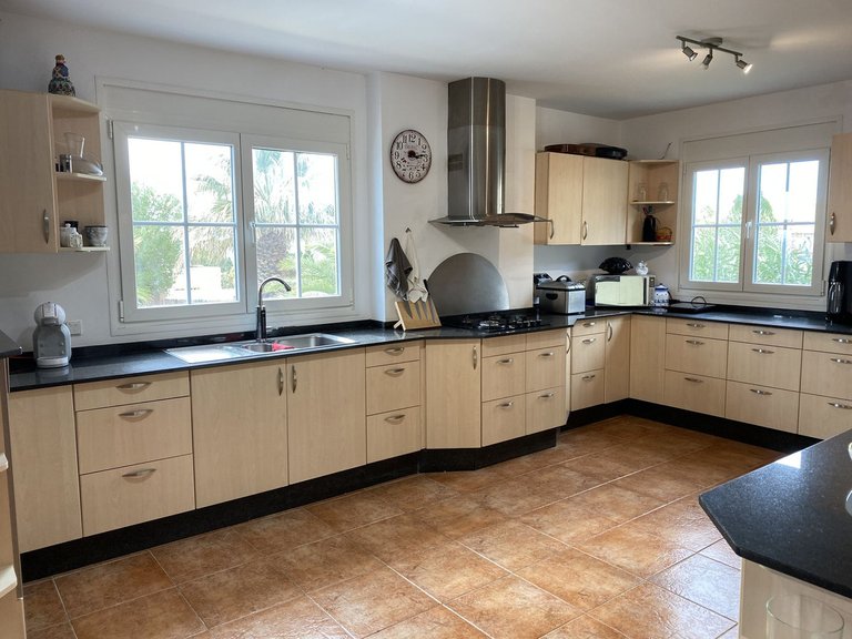 Villa for Sale in Inland Valtocado, Malaga 11