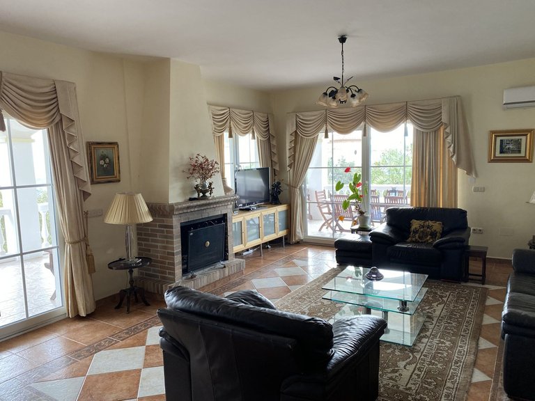 Villa for Sale in Inland Valtocado, Malaga 8