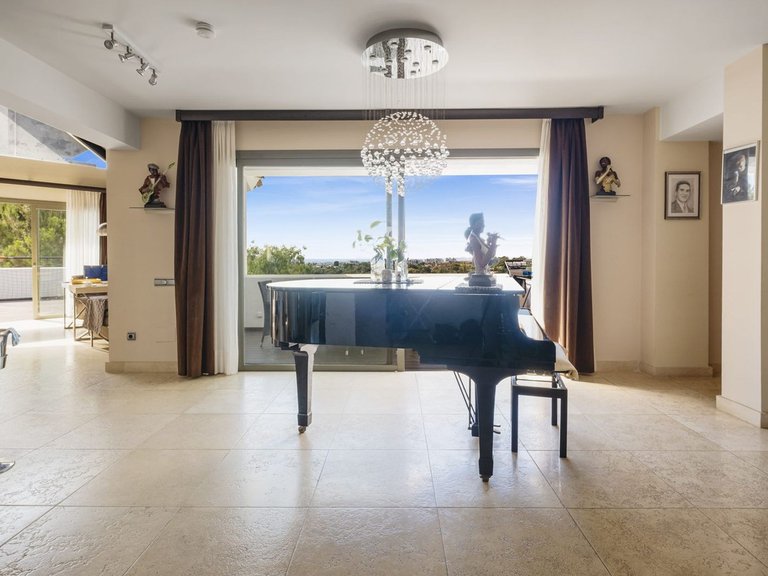 Apartment for Sale in Benahavís, Malaga 6