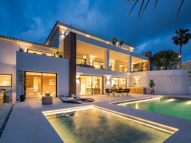 Villa for Sale in Marbella, Malaga 3