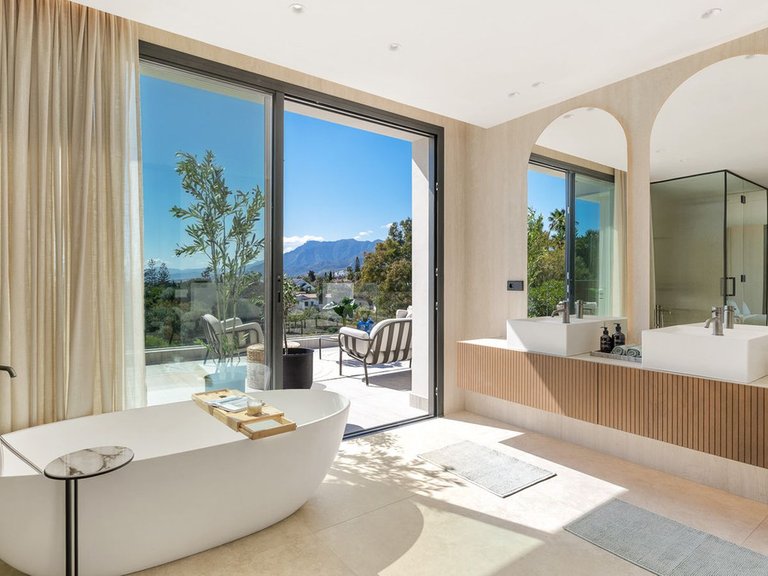 Villa for Sale in Marbella, Malaga 33
