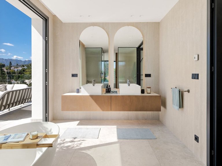 Villa for Sale in Marbella, Malaga 37