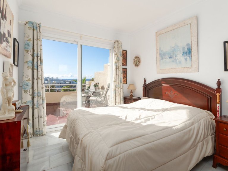 Penthouse for Sale in El Chaparral, Malaga 11