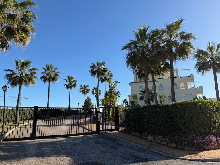 Penthouse for Sale in El Chaparral, Malaga 3