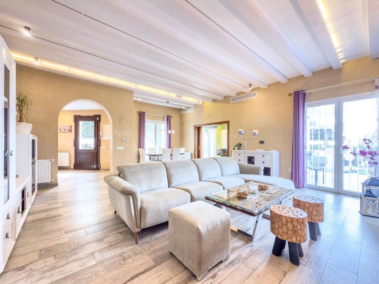 Villa for Sale in Marbella, Malaga 8