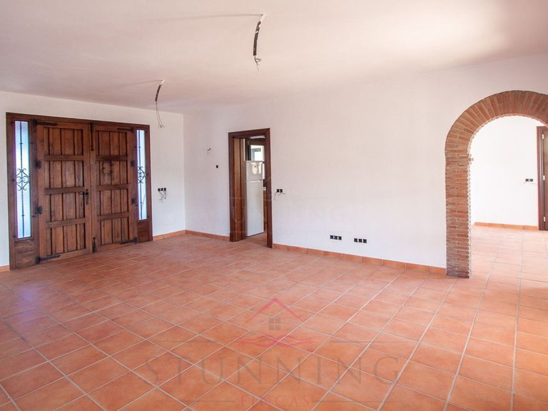 Villa for Sale in Casares, Malaga 13
