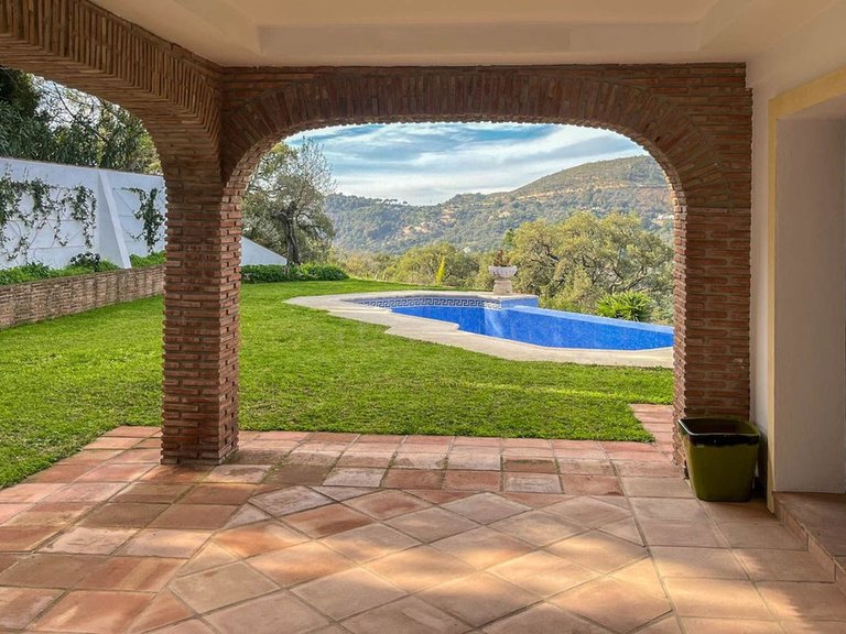 Villa for Sale in Casares, Malaga 14