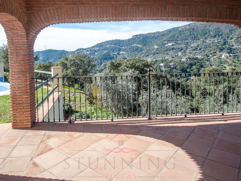 Villa for Sale in Casares, Malaga 15