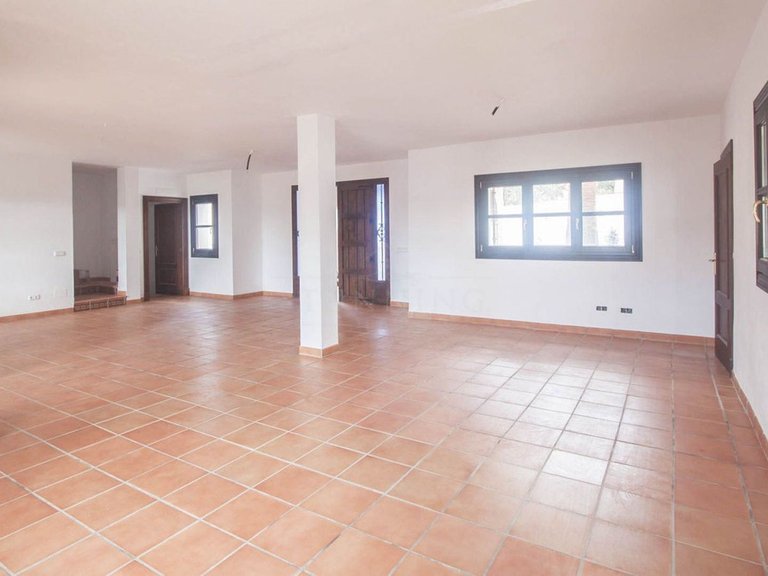 Villa for Sale in Casares, Malaga 17