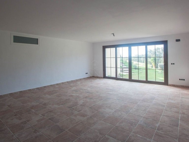 Villa for Sale in Casares, Malaga 18
