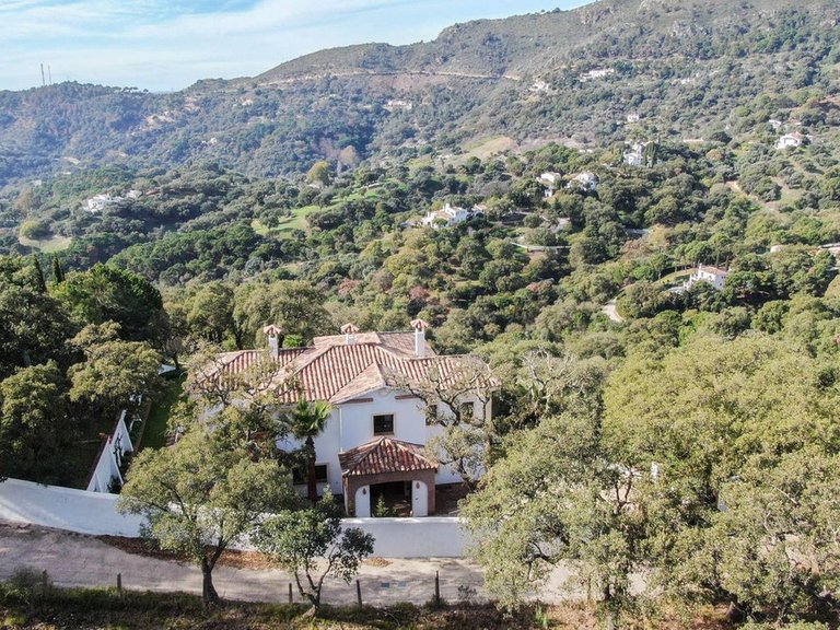 Villa for Sale in Casares, Malaga 3