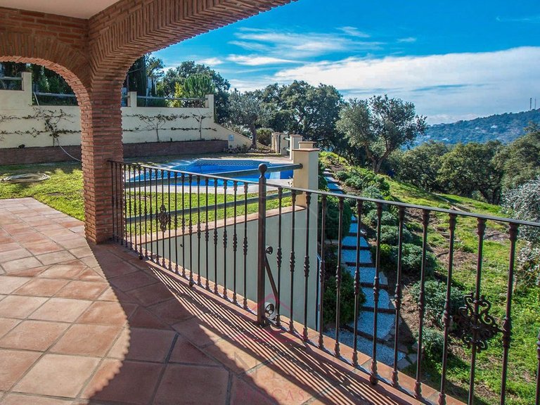Villa for Sale in Casares, Malaga 4