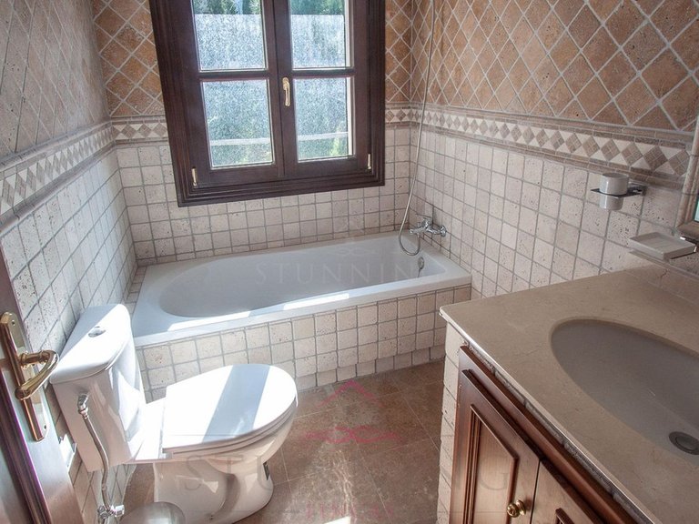 Villa for Sale in Casares, Malaga 5