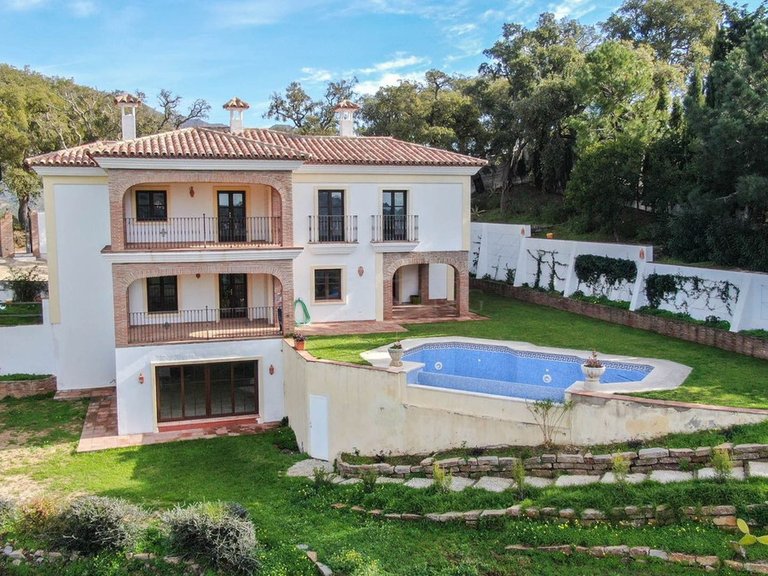 Villa for Sale in Casares, Malaga 7