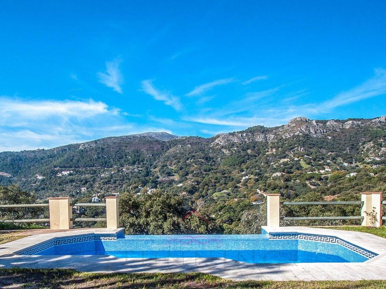 Villa for Sale in Casares, Malaga 8