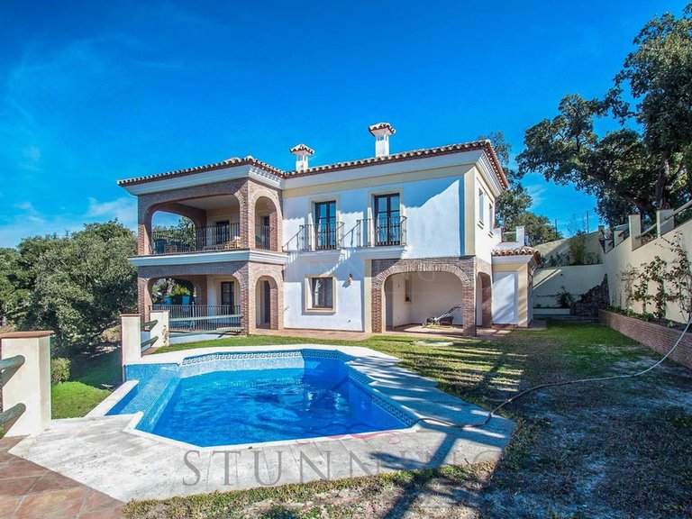 Villa for Sale in Casares, Malaga 9