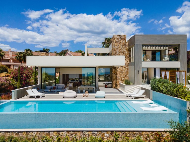 Villa for  in Nueva Andalucía, Malaga 1