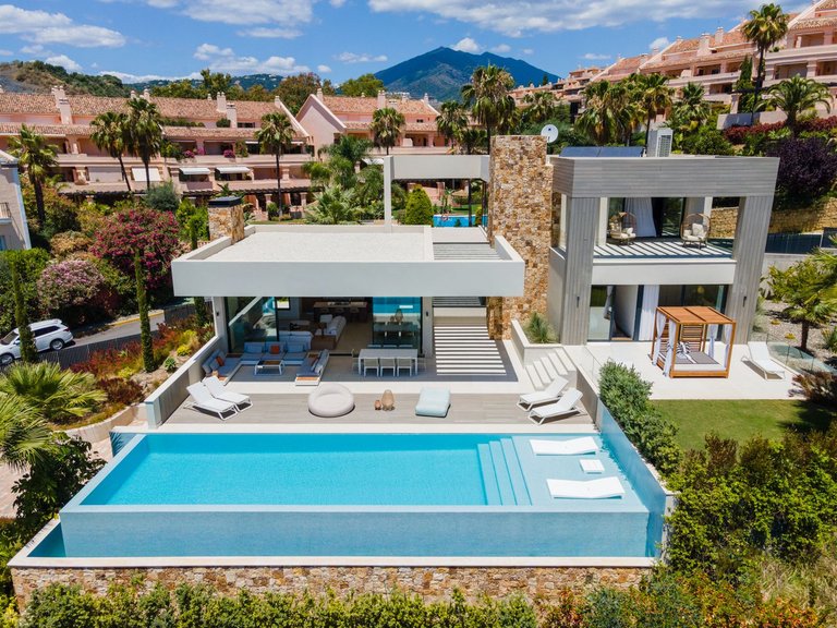 Villa for  in Nueva Andalucía, Malaga 27