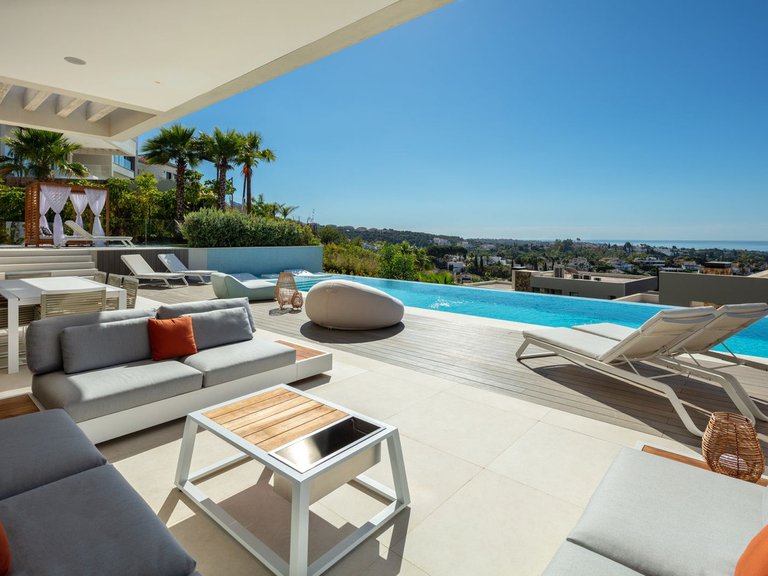 Villa for  in Nueva Andalucía, Malaga 4