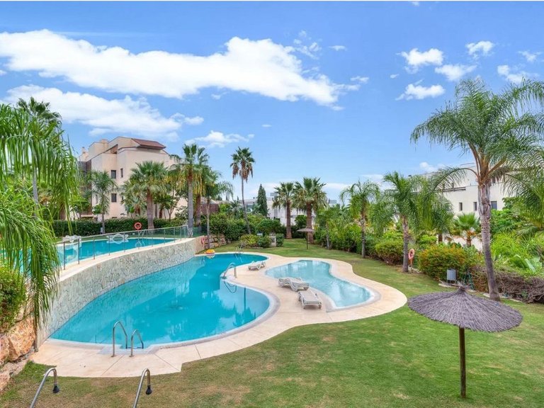 Apartment for Sale in Inland Los Flamingos Golf, Malaga 23