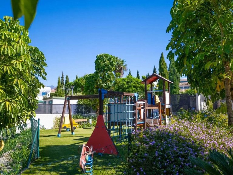 Apartment for Sale in Inland Los Flamingos Golf, Malaga 31