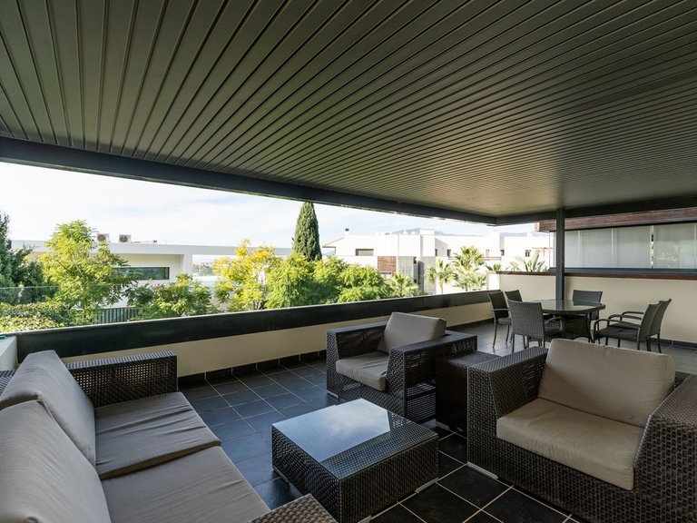 Apartment for Sale in Inland Los Flamingos Golf, Malaga 4