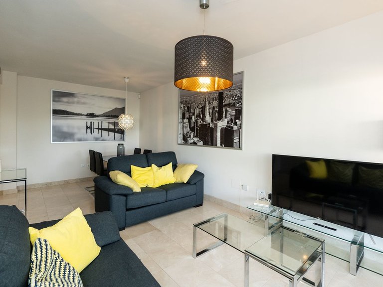 Apartment for Sale in Inland Los Flamingos Golf, Malaga 6