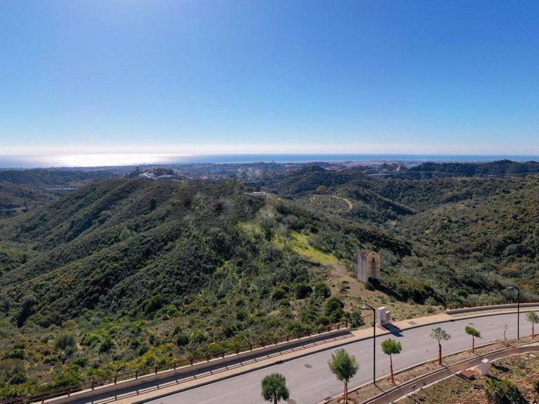 Plot for Sale in La Quinta, Malaga 1