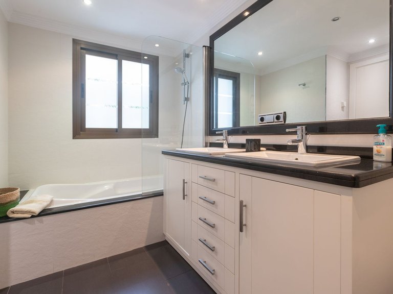 Apartment for Sale in Elviria, Malaga 19