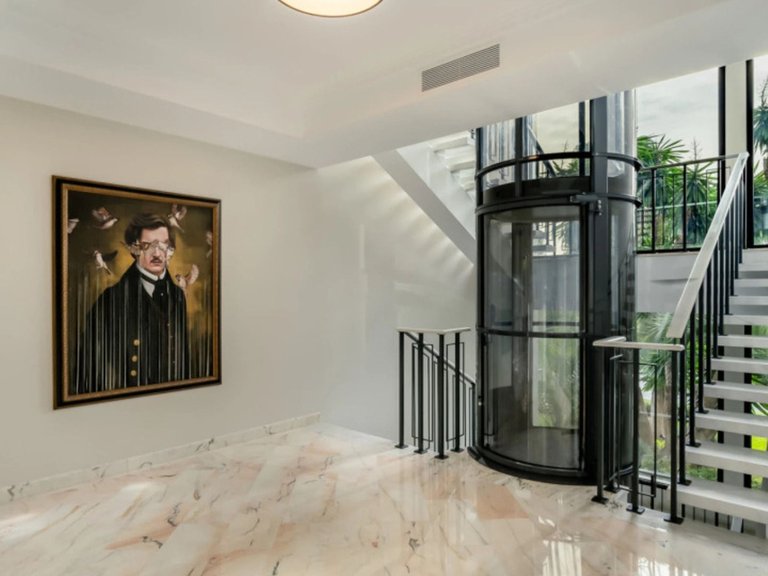 Villa for Sale in The Golden Mile, Malaga 13