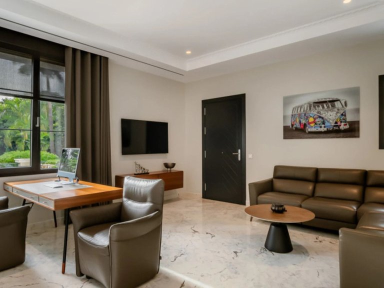 Villa for Sale in The Golden Mile, Malaga 14