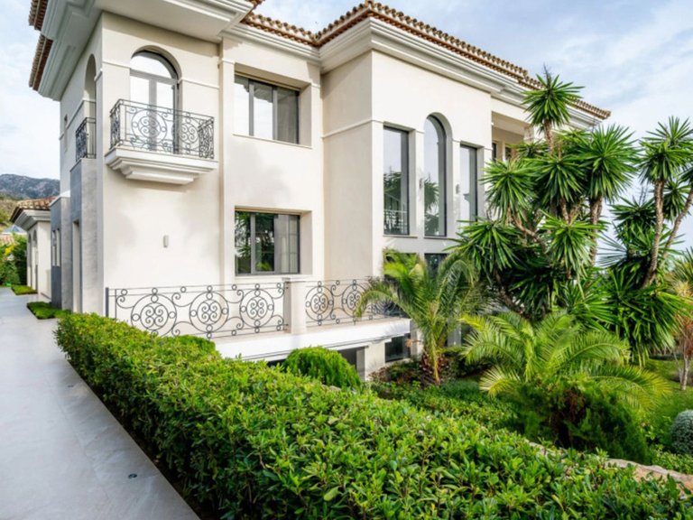 Villa for Sale in The Golden Mile, Malaga 29