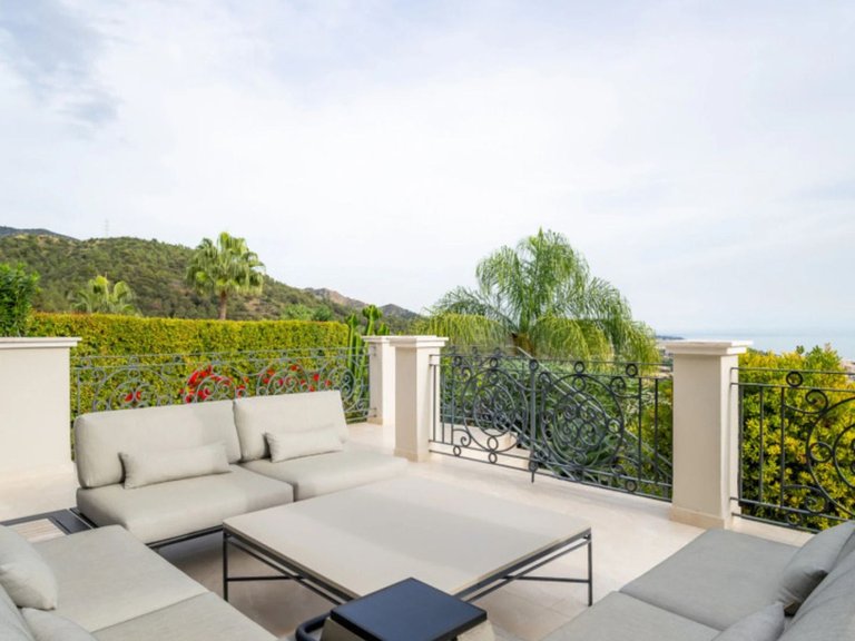 Villa for Sale in The Golden Mile, Malaga 30