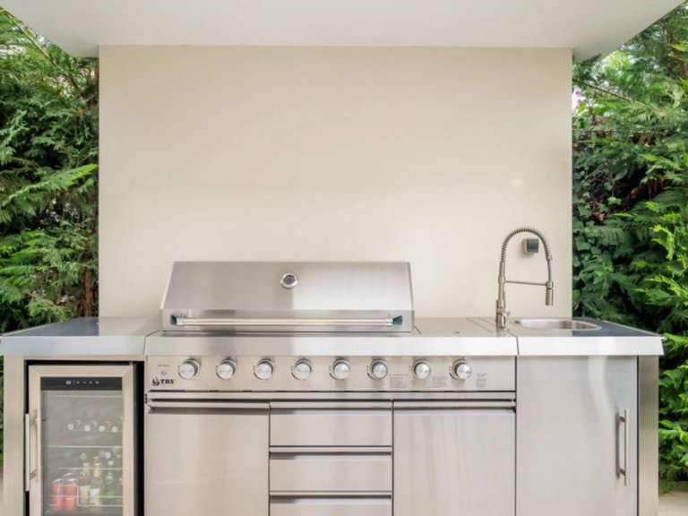 Villa for Sale in The Golden Mile, Malaga 8