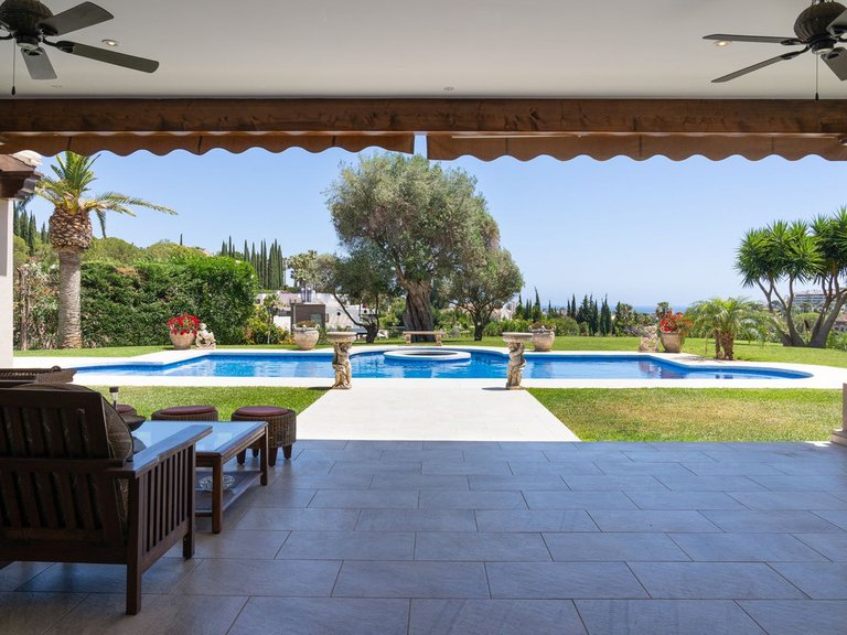 Villa for Sale in Marbella, Malaga 16