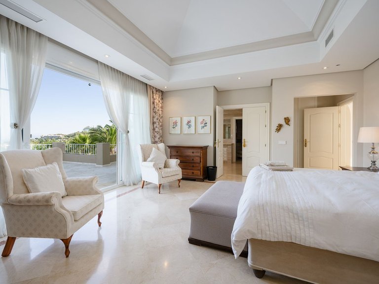 Villa for Sale in Marbella, Malaga 18