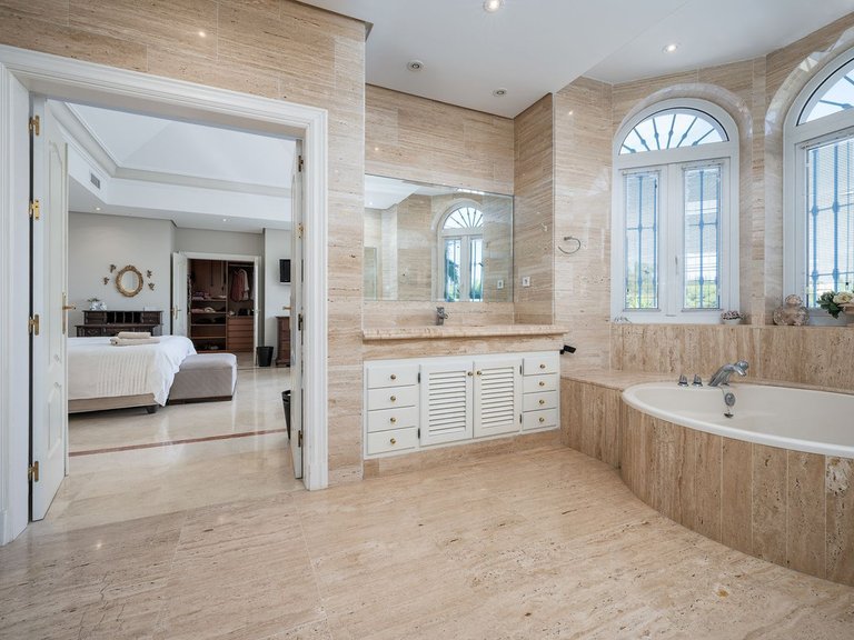 Villa for Sale in Marbella, Malaga 21