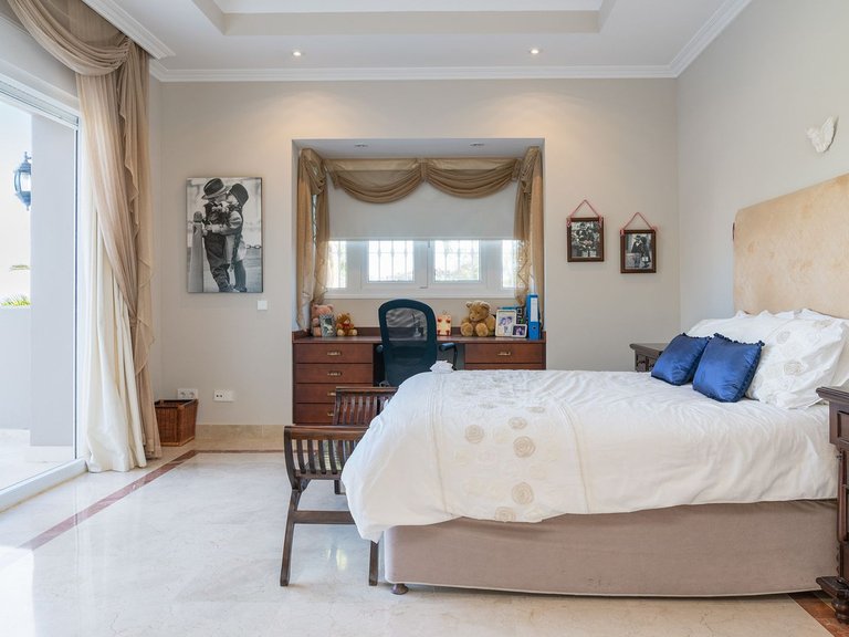 Villa for Sale in Marbella, Malaga 25