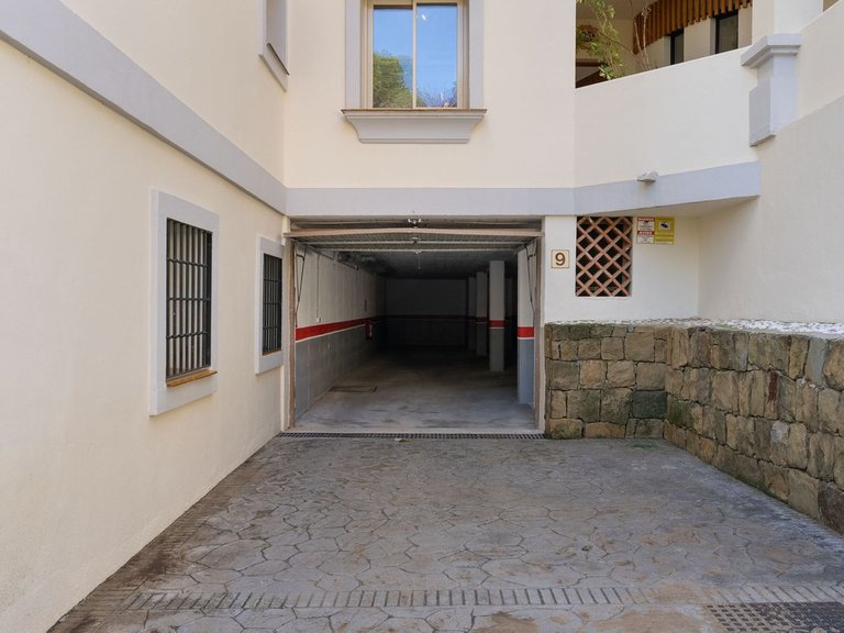 Apartment for Sale in Nueva Andalucía, Malaga 21