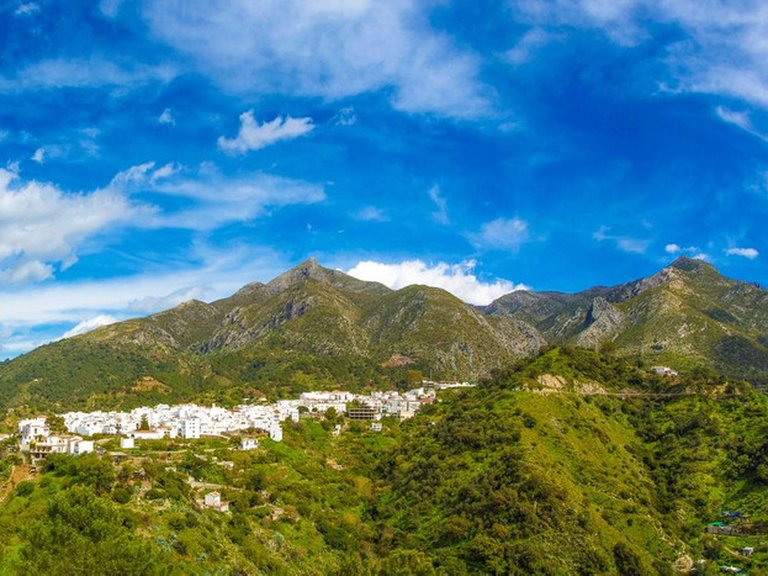 Town House for Sale in Inland Istán, Malaga 18