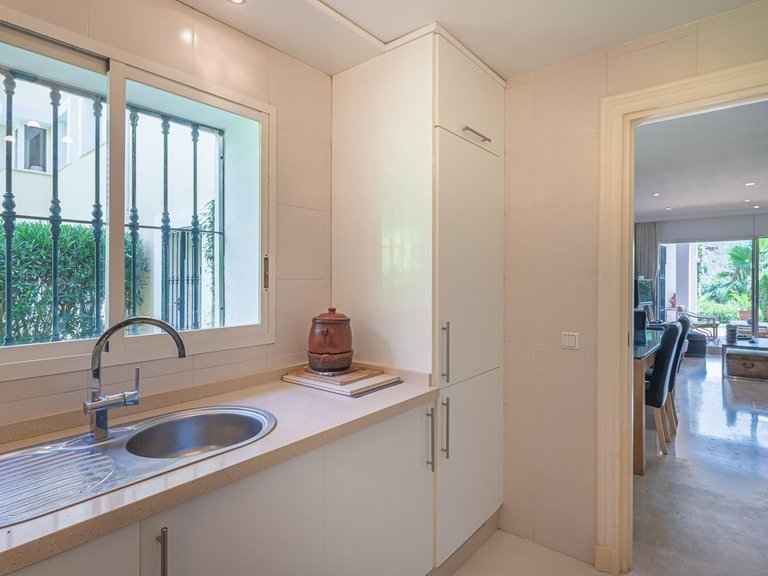 Apartment for Sale in La Quinta, Malaga 11