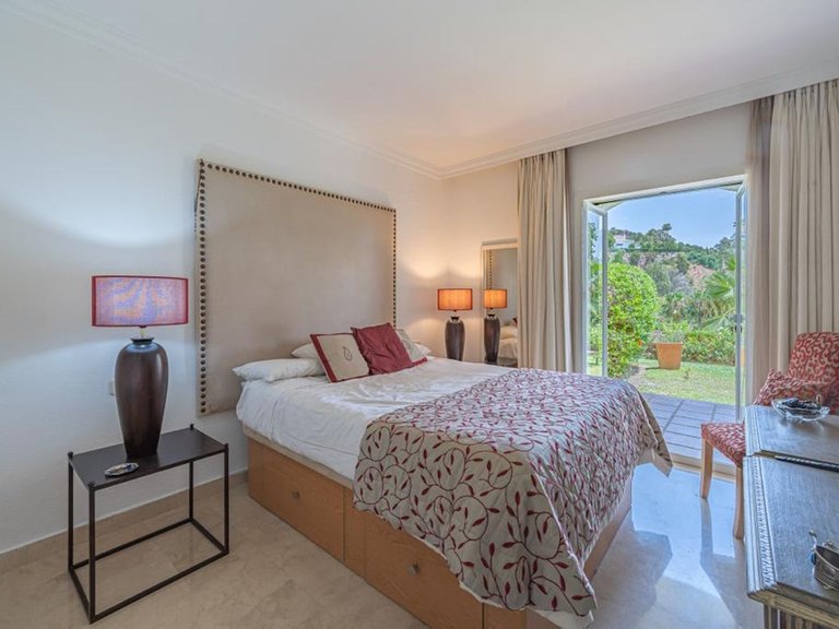 Apartment for Sale in La Quinta, Malaga 6