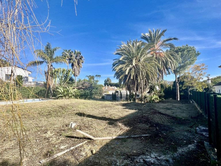 Plot for Sale in Guadalmina Baja, Malaga 3