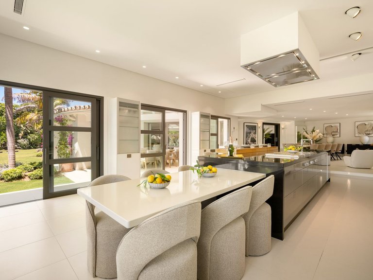 Apartment for Sale in Costa del Sol Nueva Andalucía, Malaga 20