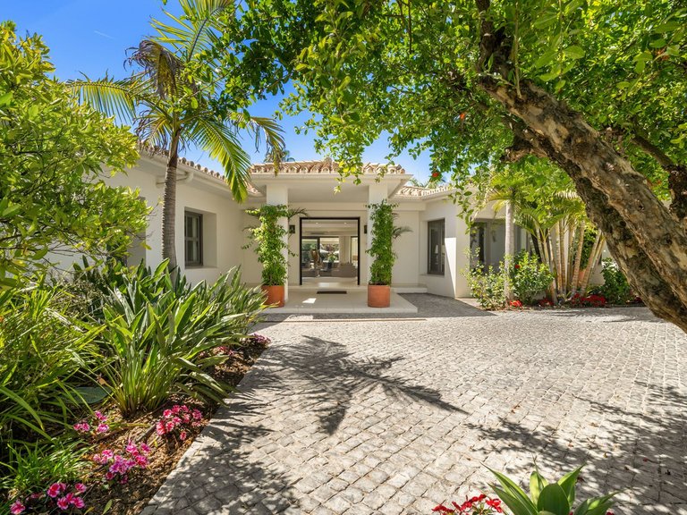 Apartment for Sale in Costa del Sol Nueva Andalucía, Malaga 23