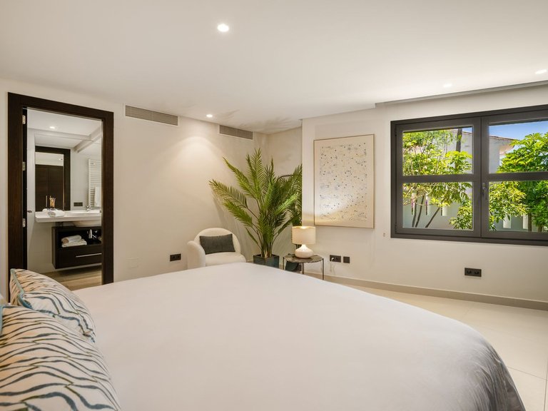 Apartment for Sale in Costa del Sol Nueva Andalucía, Malaga 24