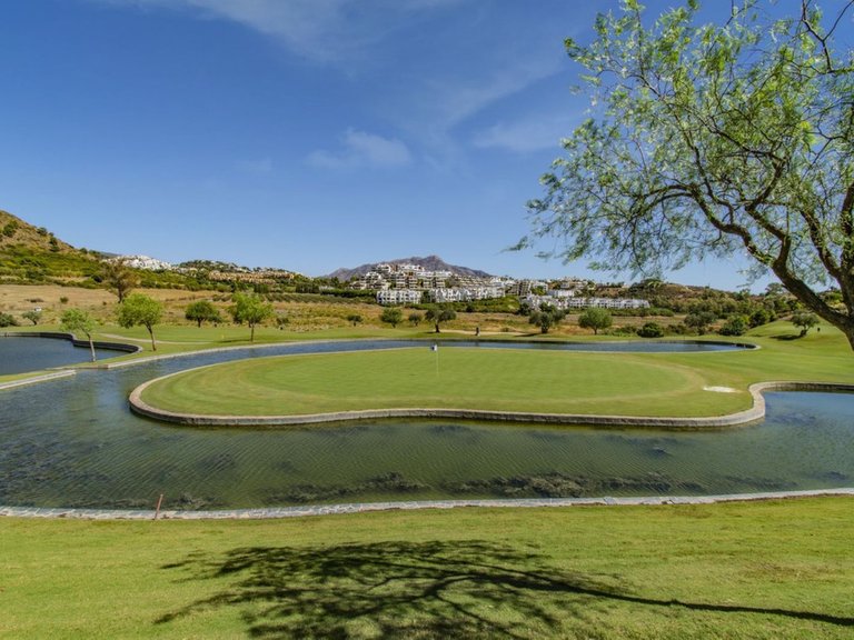 Apartment for Sale in Benahavís, Malaga 25