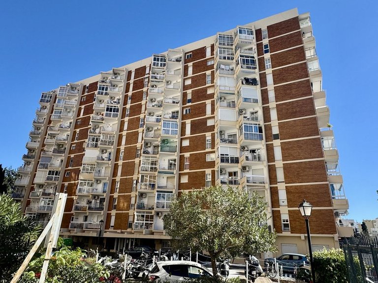 Apartment for Sale in Arroyo De La Miel, Malaga 28