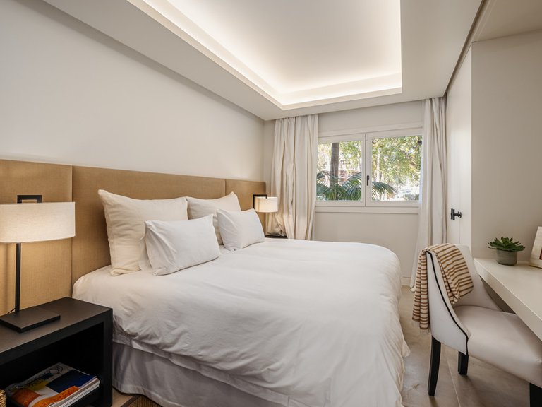 Apartment for Sale in Costa del Sol The Golden Mile, Malaga 11