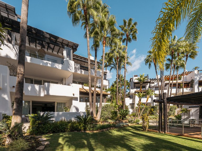 Apartment for Sale in Costa del Sol The Golden Mile, Malaga 28